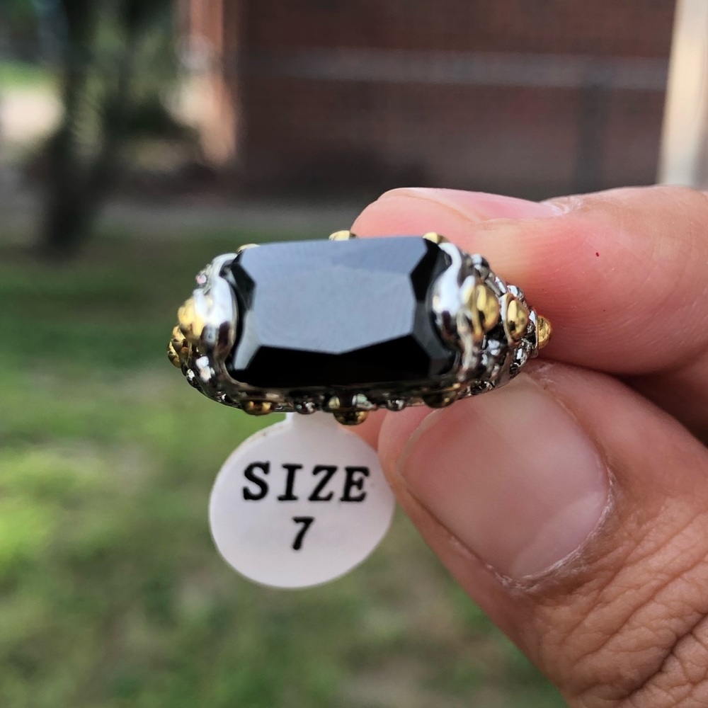 Black Onyx ring with silver band size 7
